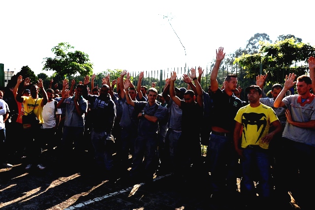 Keiper: Após 5 dias de greve empresa cede e vai pagar abono atrasado